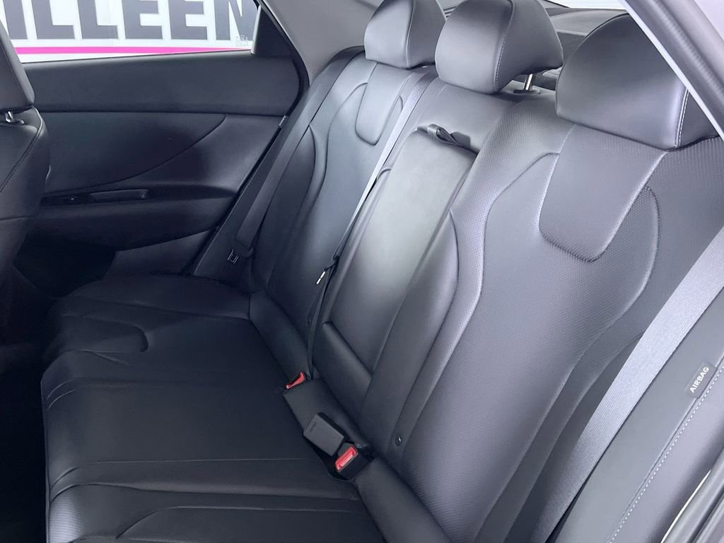 Used 2025 Hyundai Elantra Limited image 23