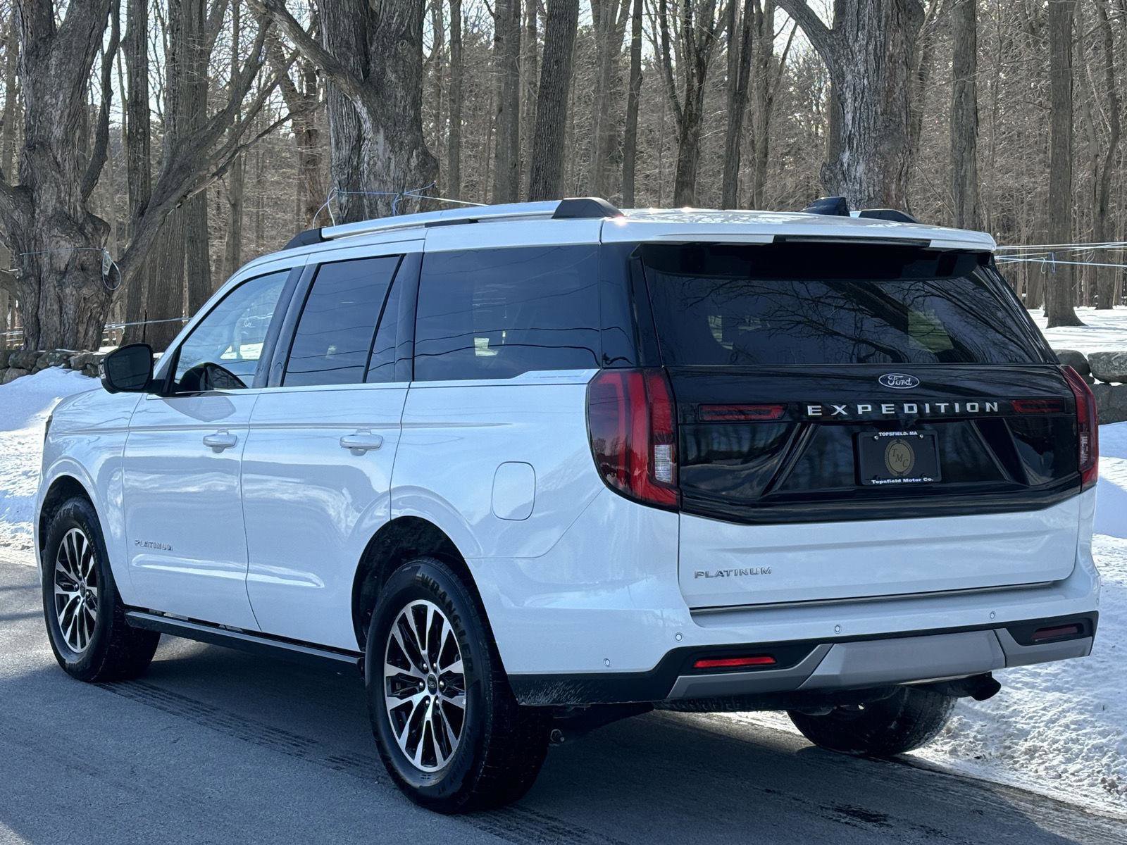Used 2025 Ford Expedition Platinum image 12