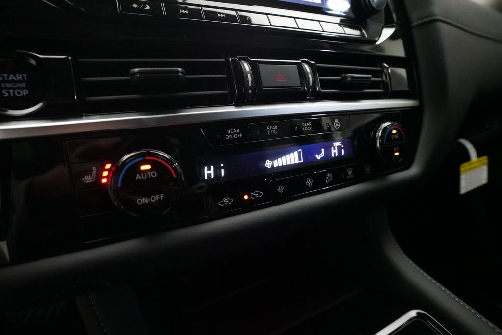 Used 2025 Nissan Pathfinder SL image 22