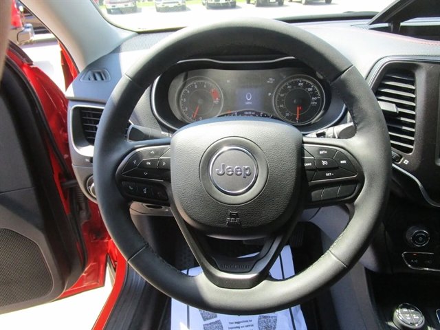 Used 2021 Jeep Cherokee Trailhawk w/ Premium Leather Package image 15