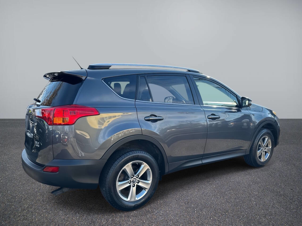 Used 2015 Toyota RAV4 XLE image 4