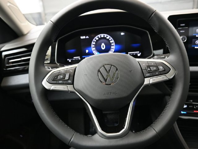 Used 2026 Volkswagen Jetta SE FWD image 24