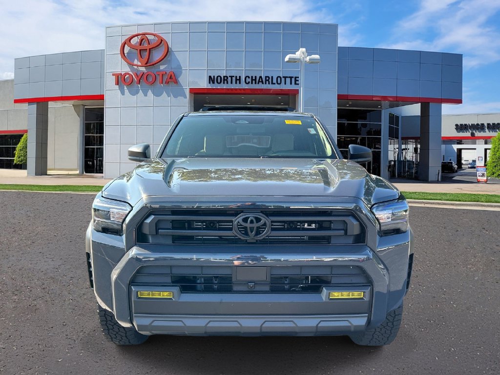 Used 2026 Toyota 4Runner SR5 AWD/4WD image 3