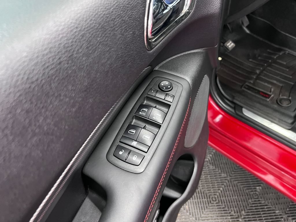 Used 2018 Dodge Durango R/T w/ Technology Group AWD/4WD image 12