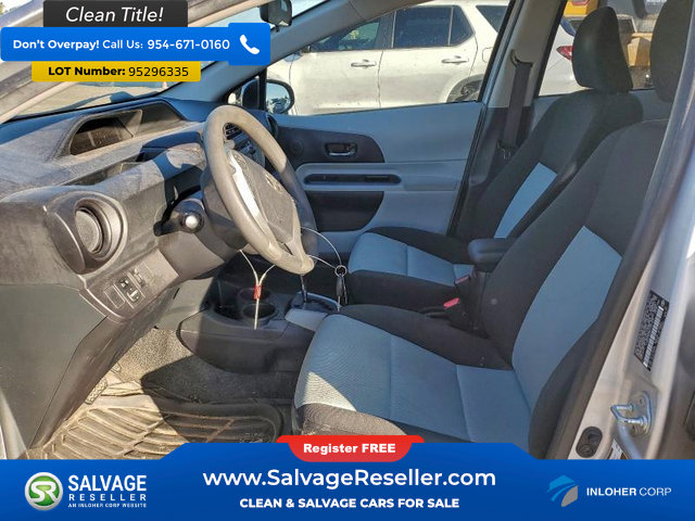 Used 2013 Toyota Prius C image 9