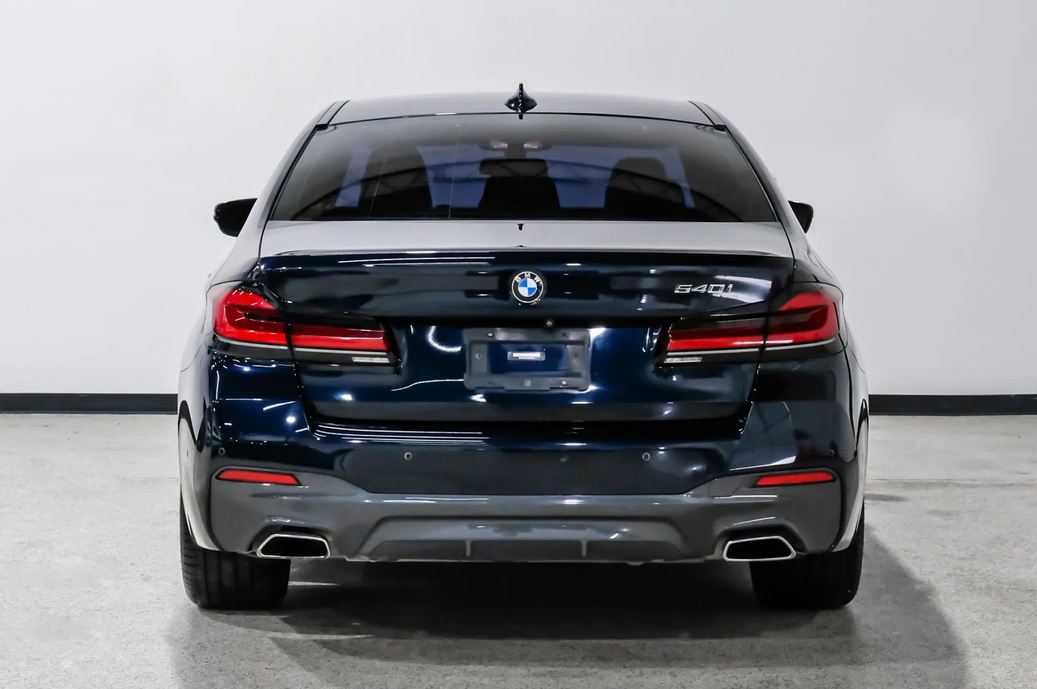 Used 2022 BMW 540i w/ M Sport Package RWD image 7