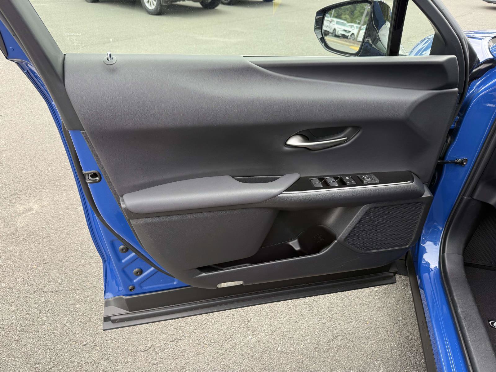 Used 2023 Lexus UX 250h AWD w/ Premium Package image 12