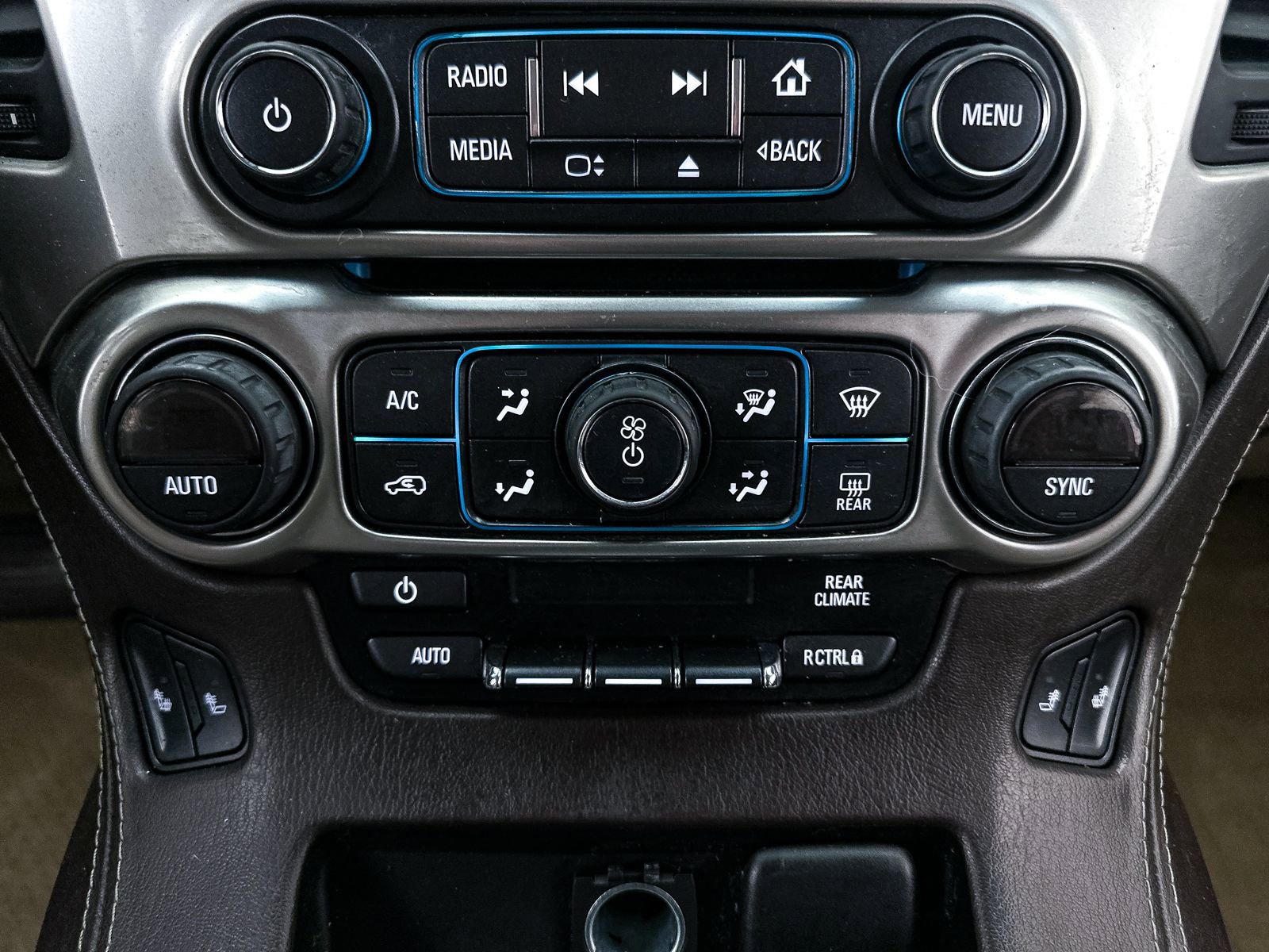 Used 2015 Chevrolet Tahoe LT w/ Luxury Package RWD image 25