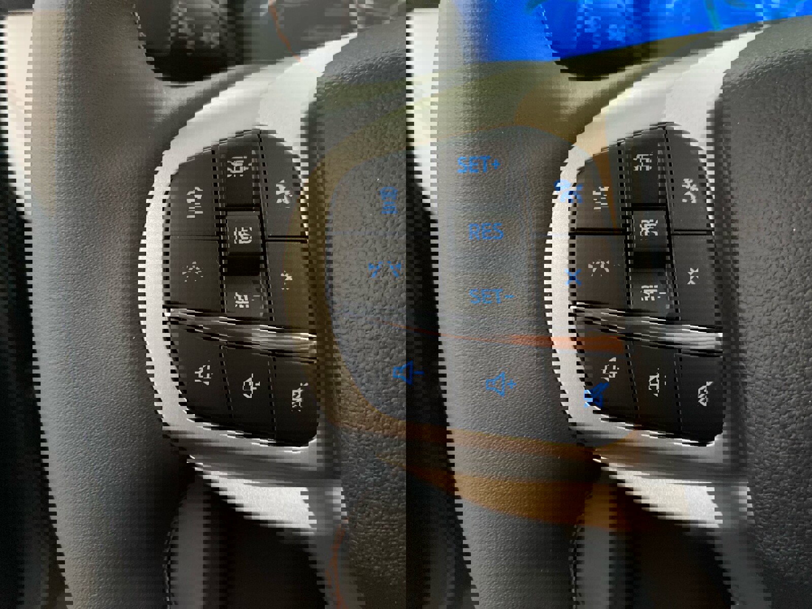 New 2026 Ford Explorer Active w/ Active Comfort Package image 20