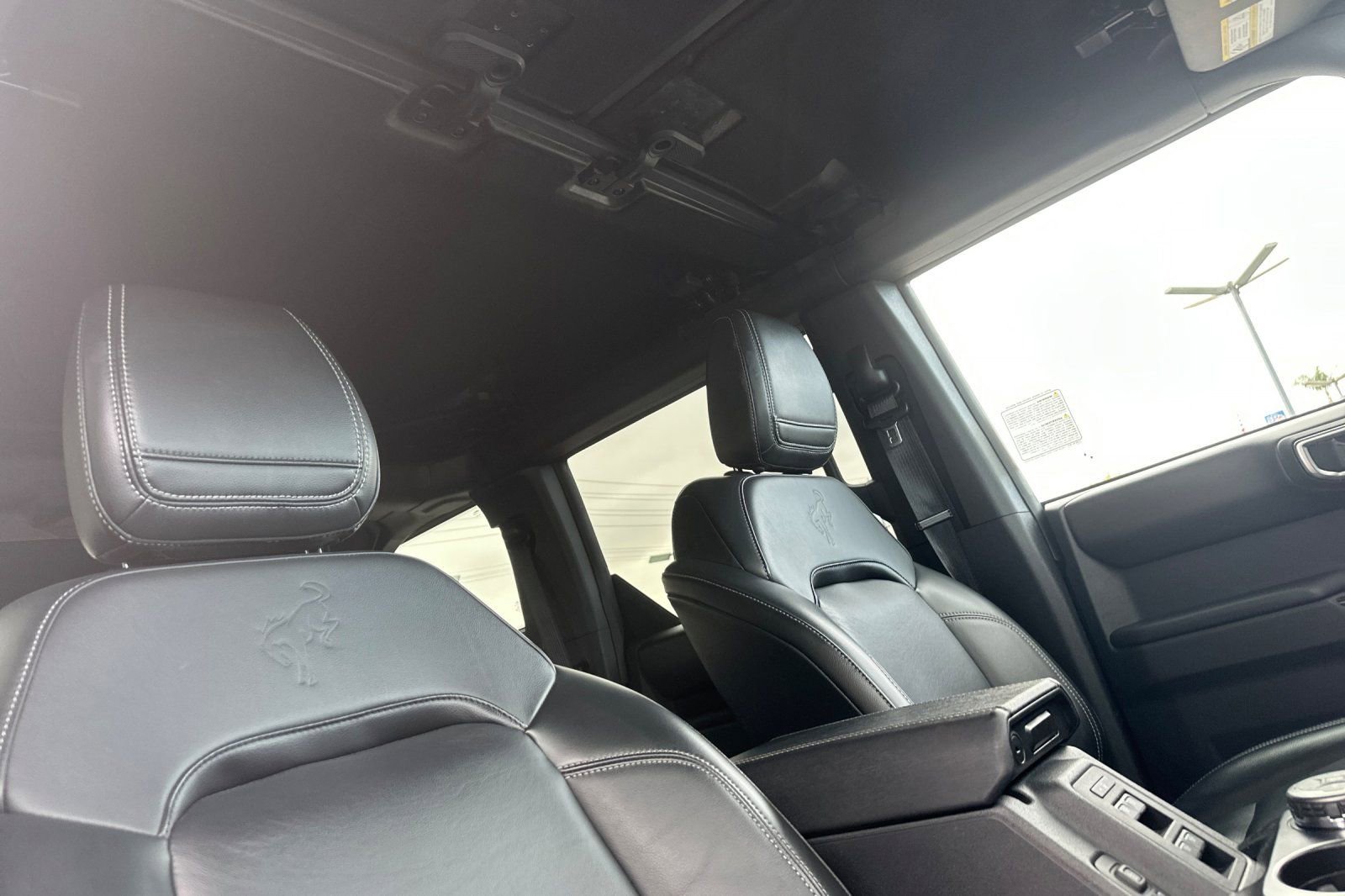 Used 2025 Ford Bronco Outer Banks image 17