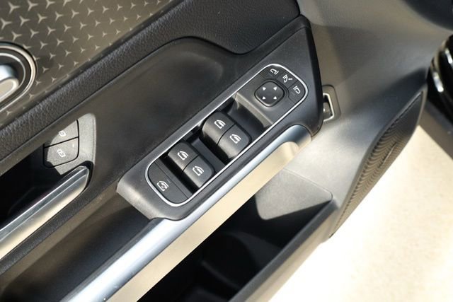 Certified 2024 Mercedes-Benz GLB 250 image 28
