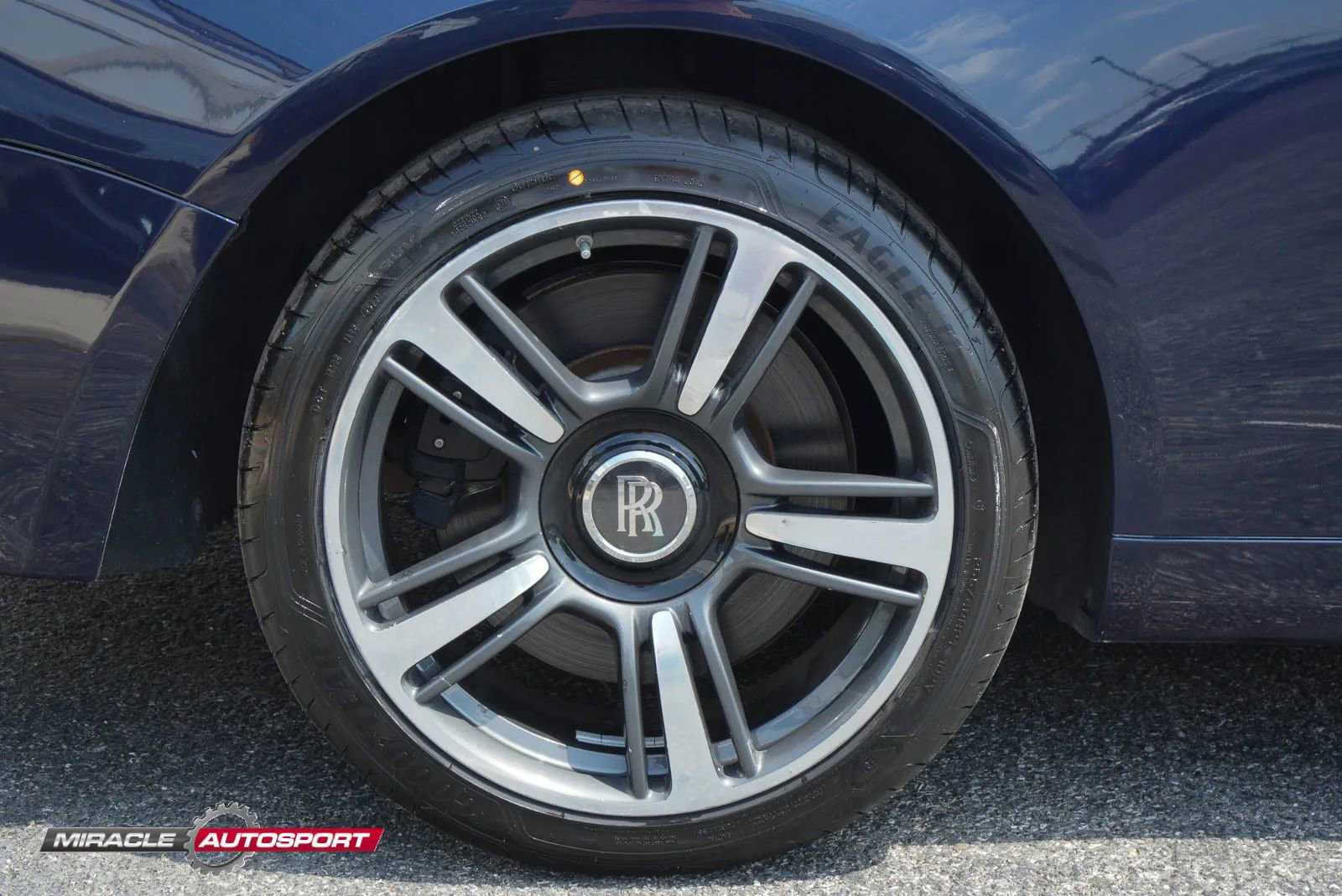 Used 2015 Rolls-Royce Wraith image 10