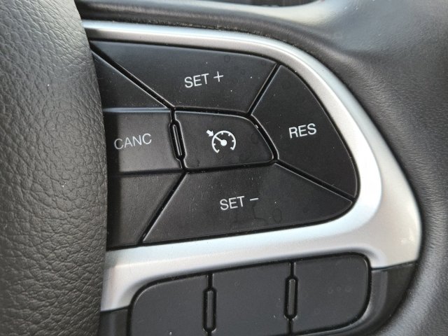 Used 2018 Jeep Compass Trailhawk w/ Navigation Group AWD/4WD image 22