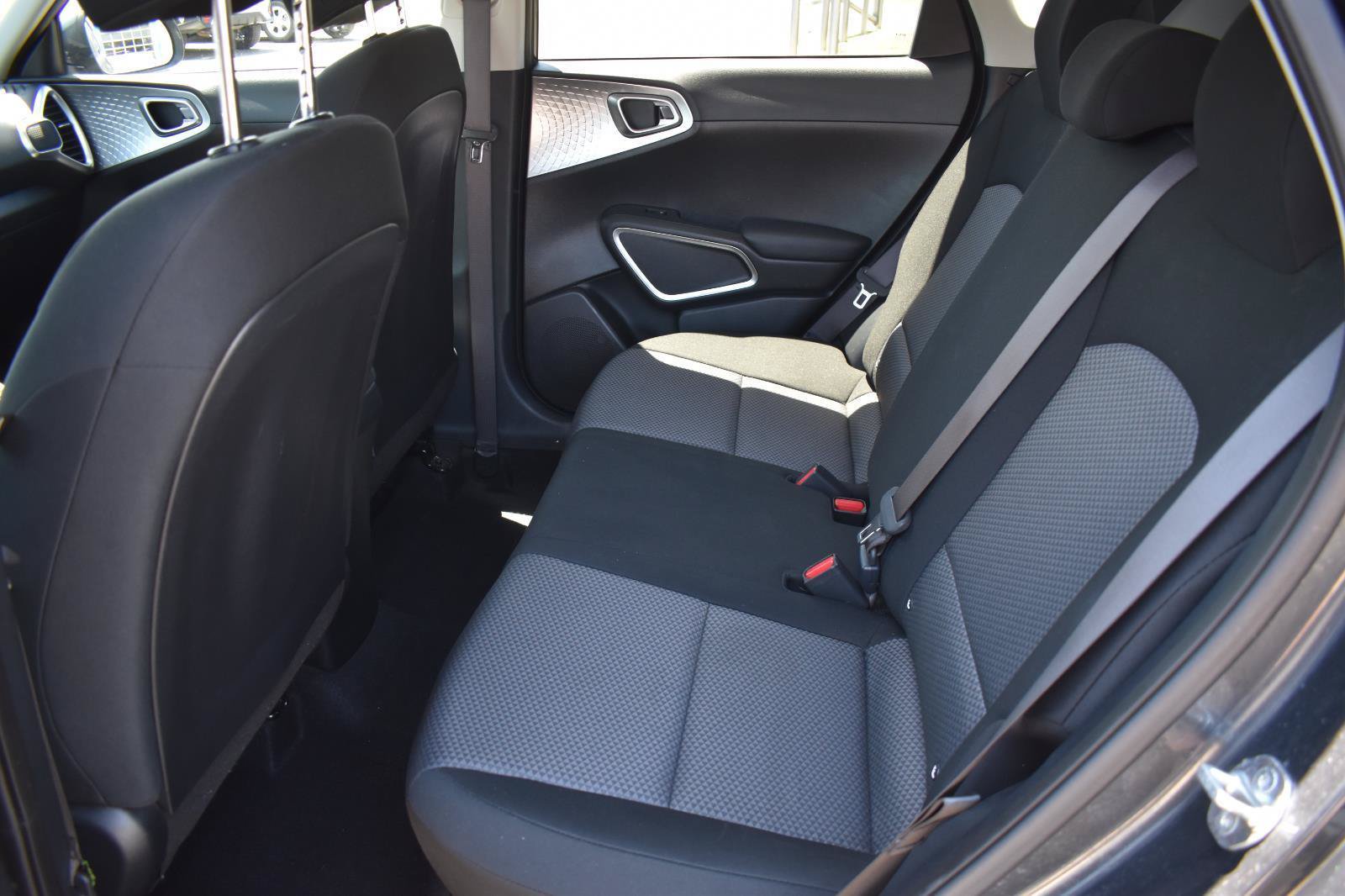 Used 2024 Kia Soul LX w/ Option Group 015 FWD image 17