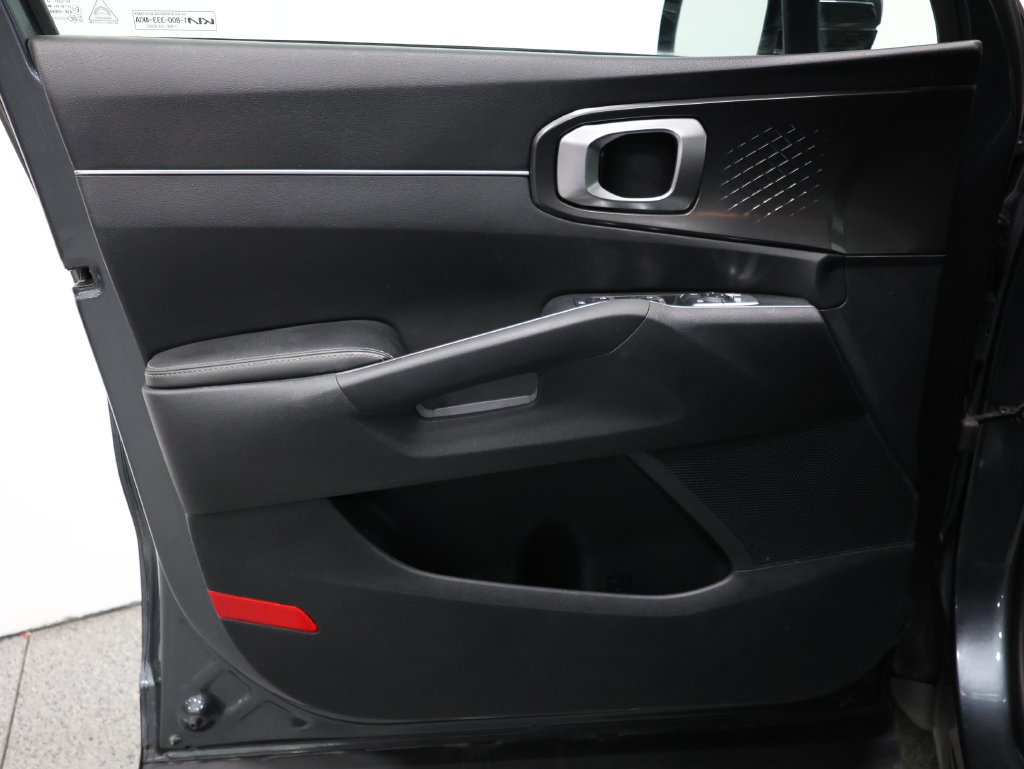 Used 2022 Kia Sorento LX FWD image 12