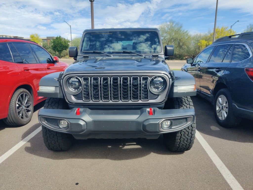 Used 2024 Jeep Wrangler Unlimited Rubicon image 2