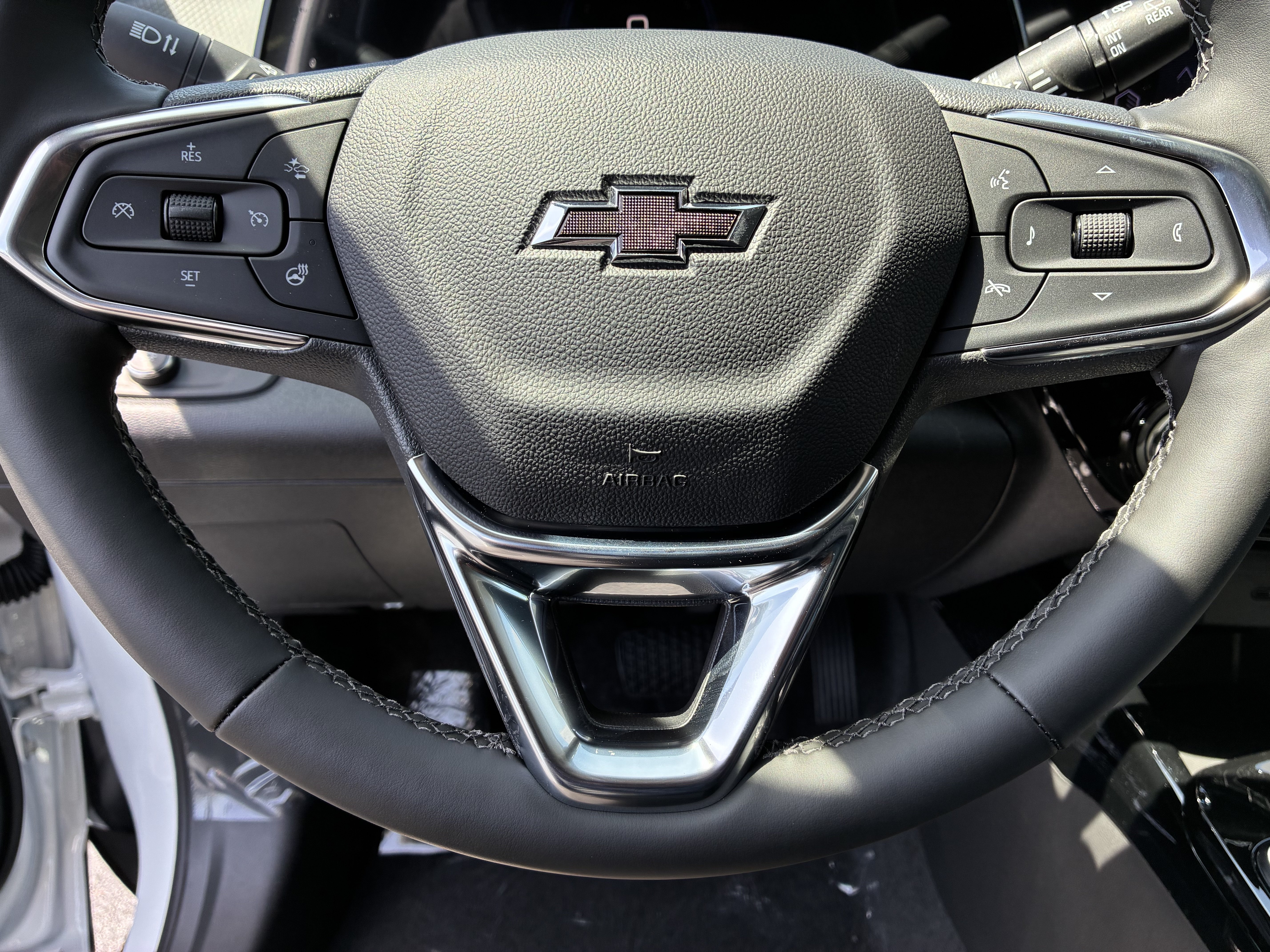 New 2026 Chevrolet Trax LT w/ Driver Confidence Package FWD image 27
