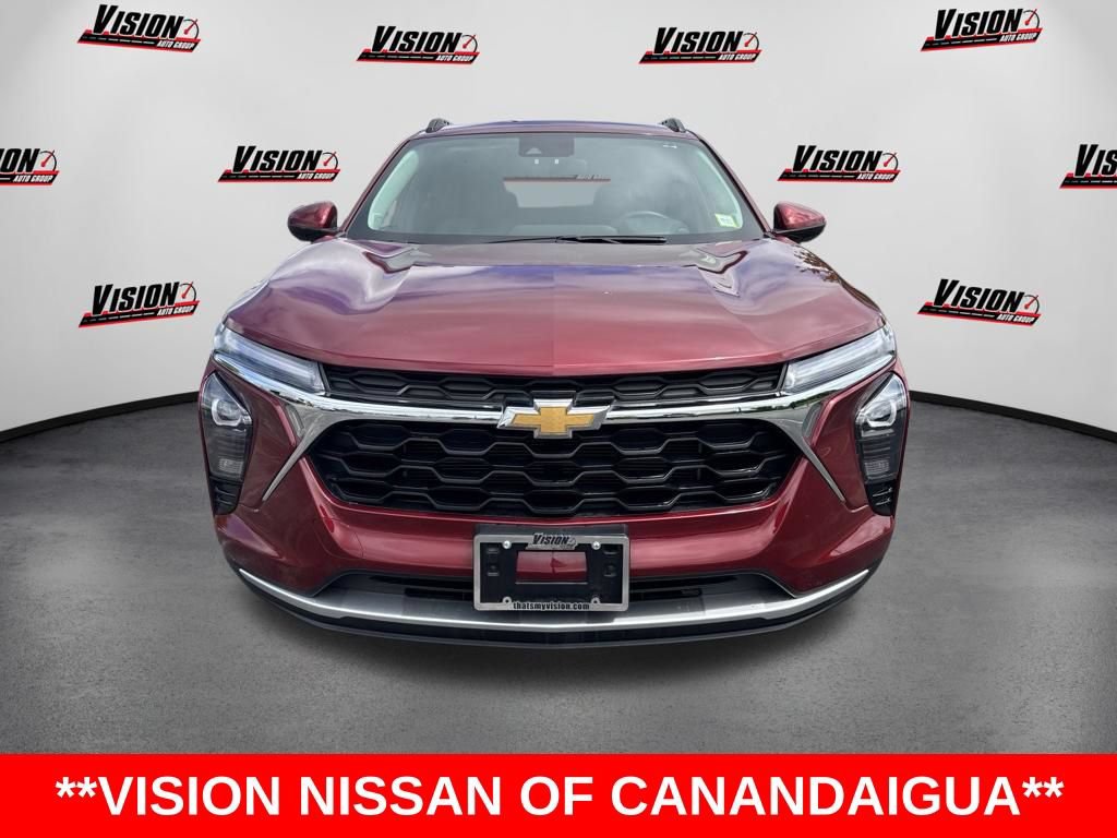 Used 2024 Chevrolet Trax LT w/ Driver Confidence Package FWD image 2