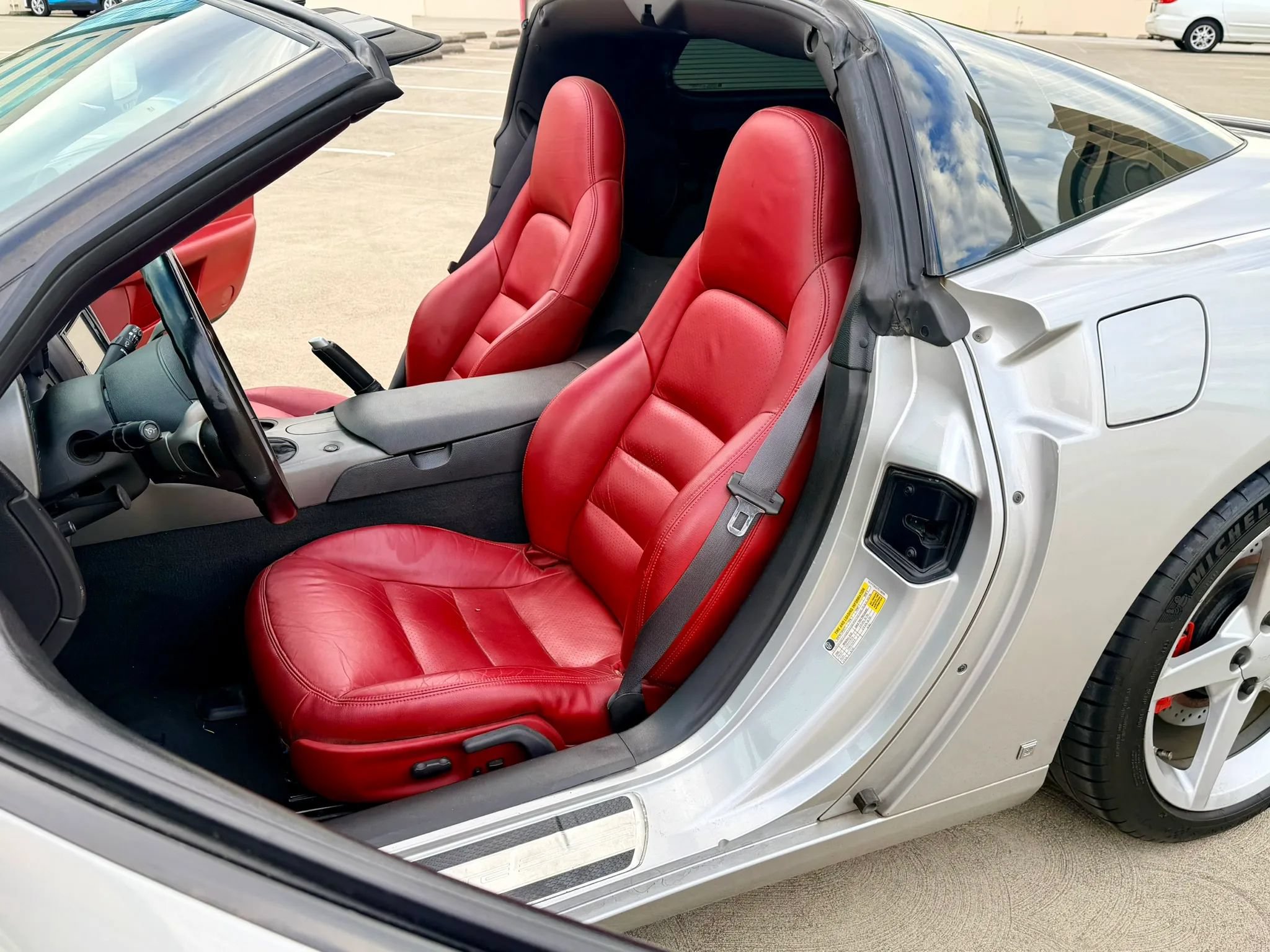 Used 2007 Chevrolet Corvette Coupe w/ Preferred Equipment Group RWD image 29