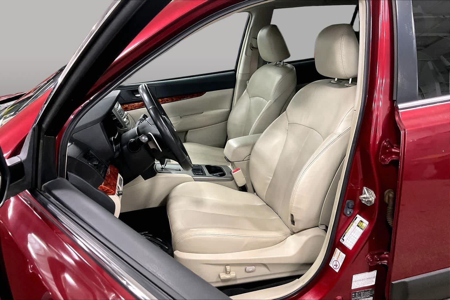 Used 2011 Subaru Outback 2.5i Limited AWD/4WD image 7