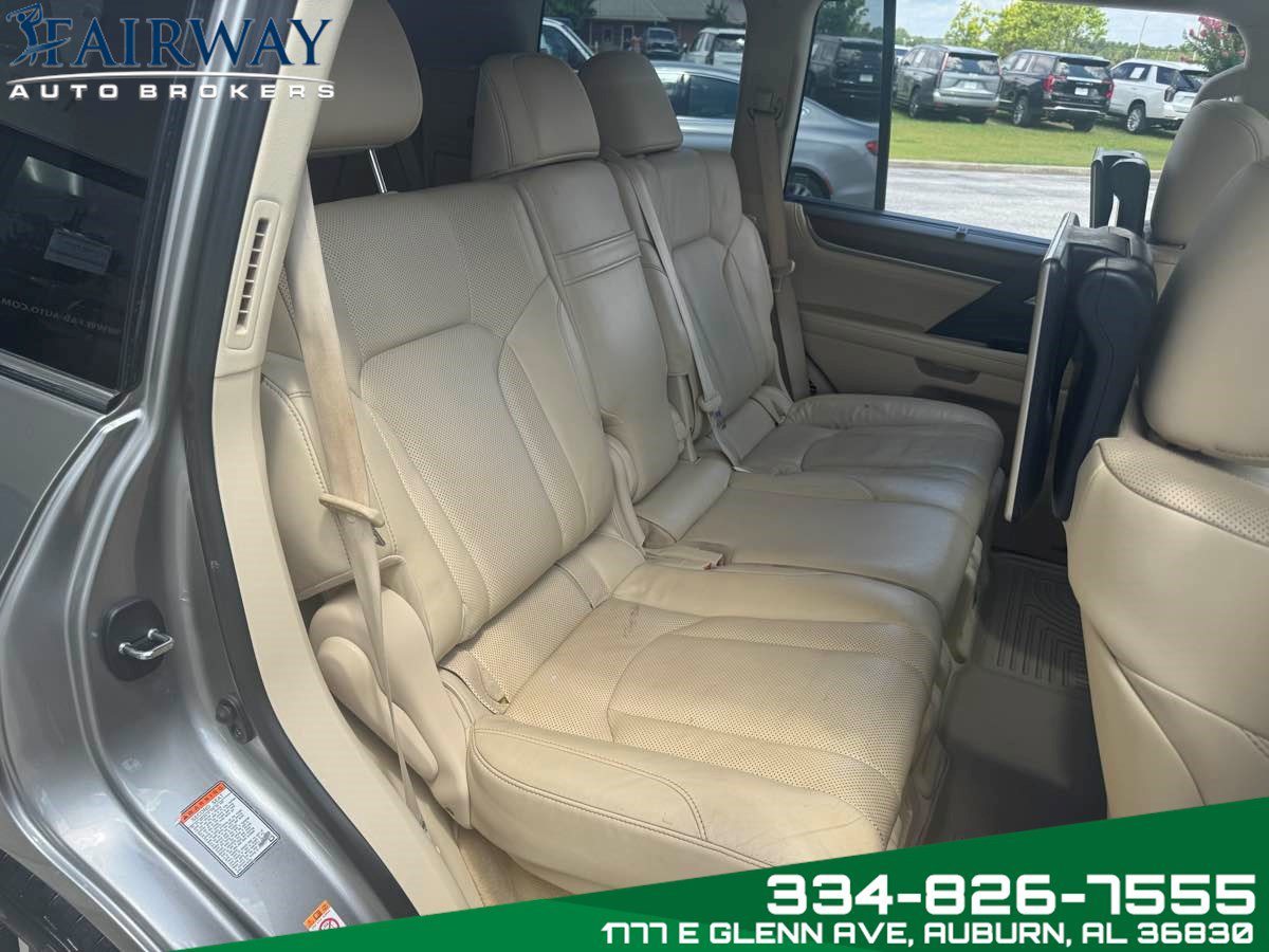 Used 2016 Lexus LX 570 4WD w/ Luxury Package image 13
