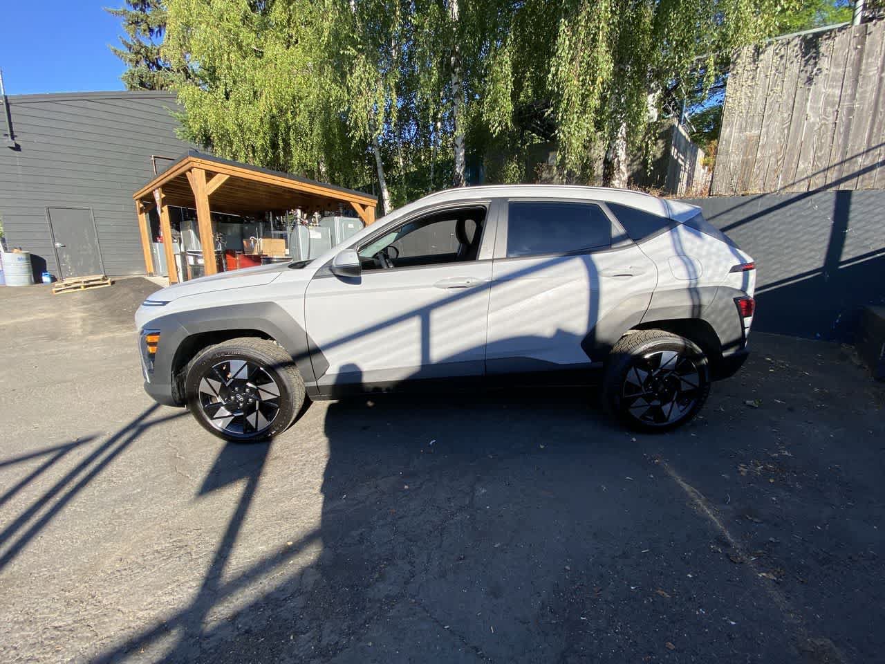 Used 2024 Hyundai Kona SEL AWD/4WD image 3