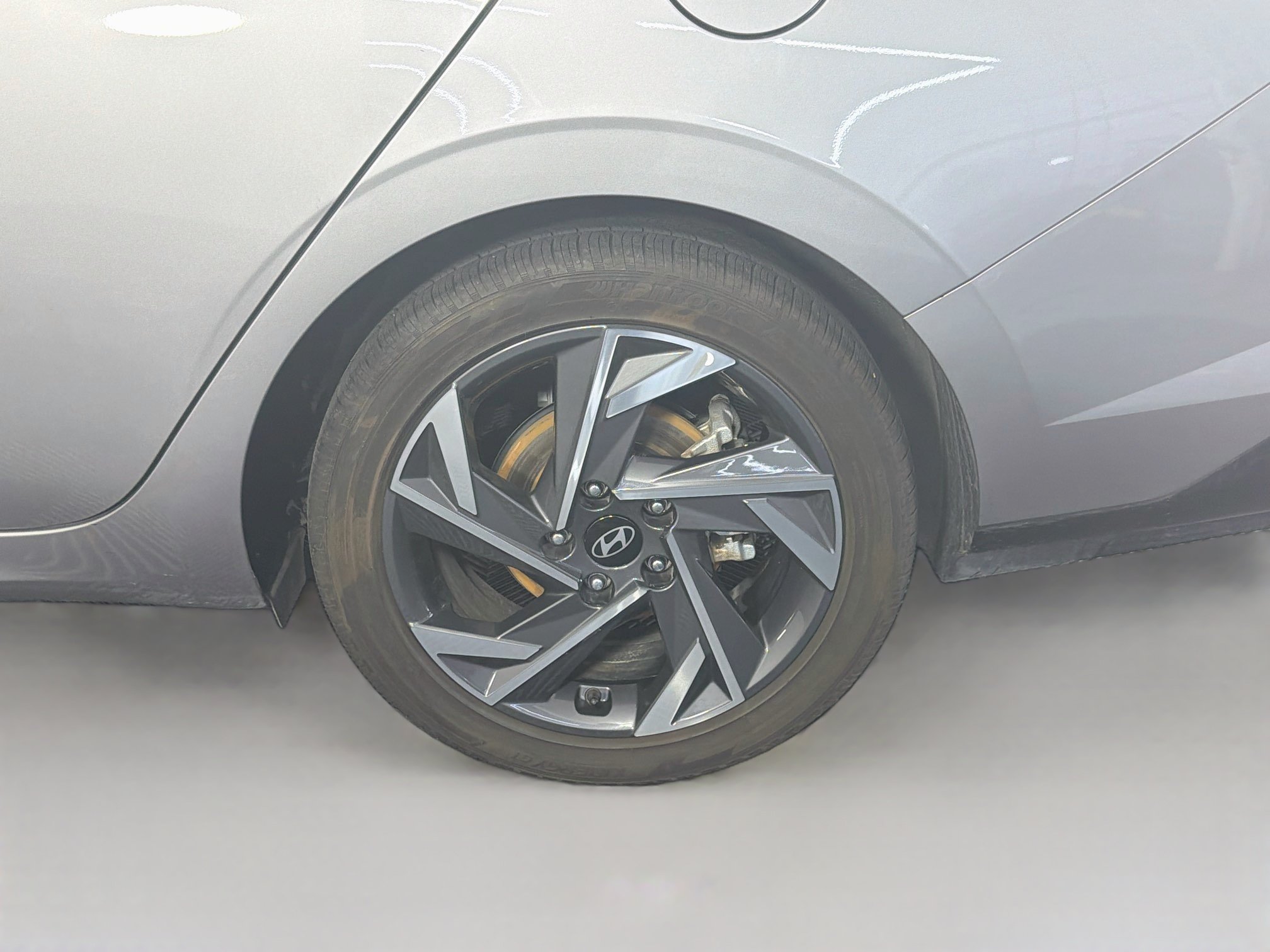 Used 2025 Hyundai Elantra Limited FWD image 11