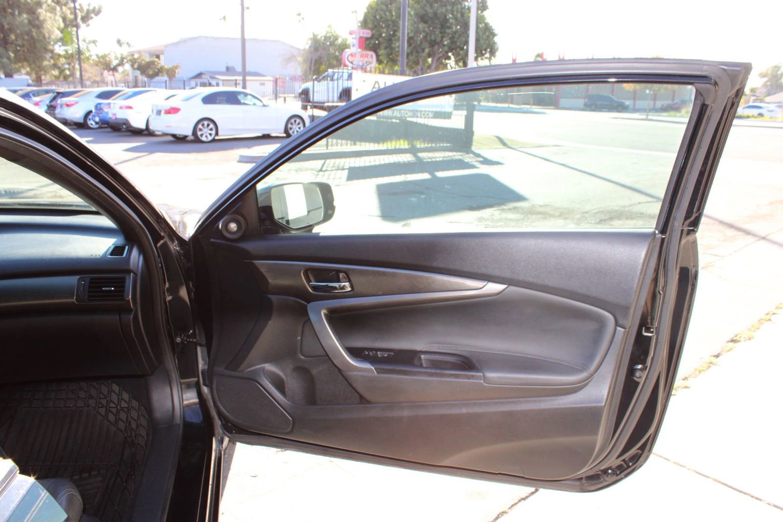 Used 2017 Honda Accord EX-L image 18