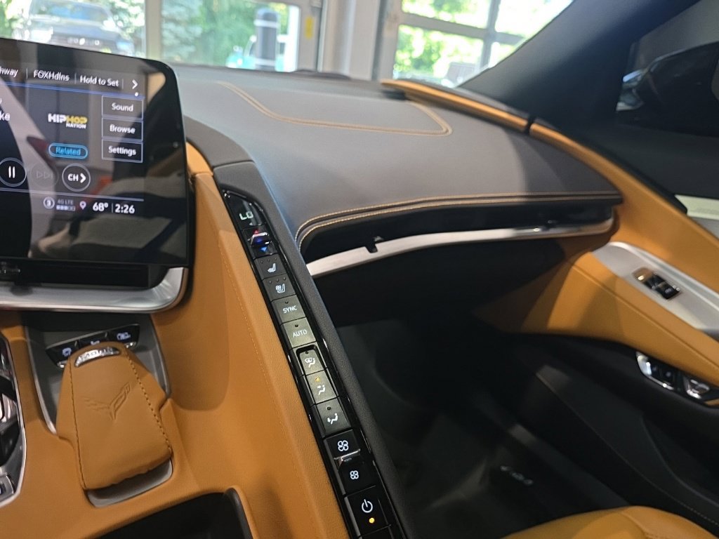 Used 2022 Chevrolet Corvette Stingray Preferred Cpe w/ Z51 Performance Package RWD image 20