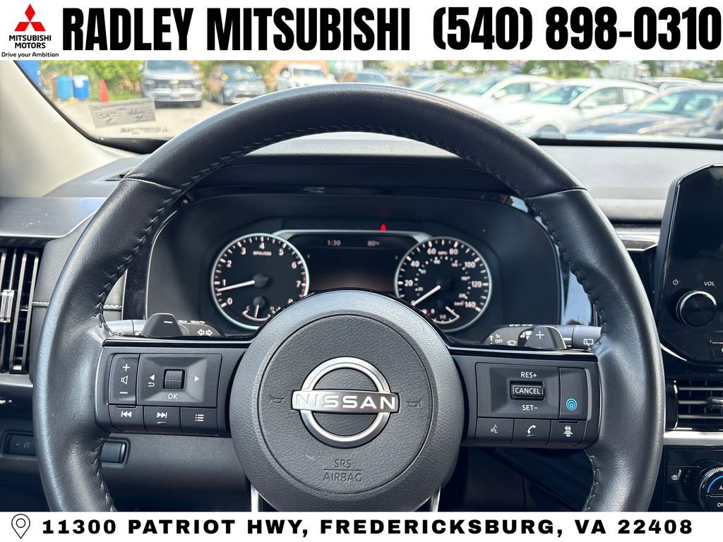 Used 2023 Nissan Pathfinder SL AWD/4WD image 6