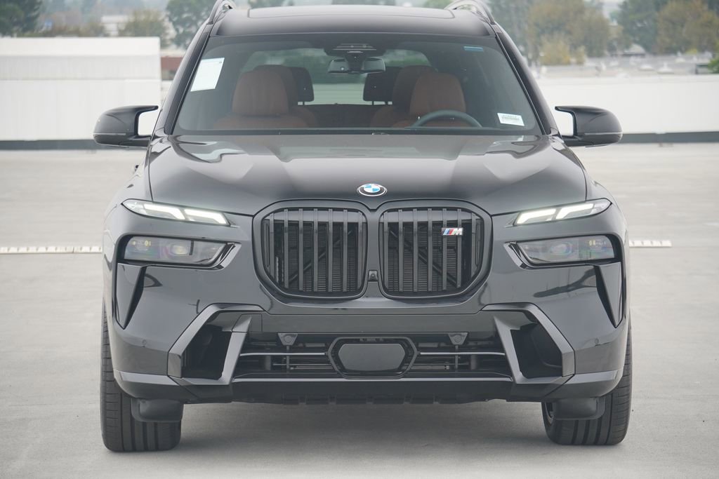 New 2026 BMW X7 M60i image 2