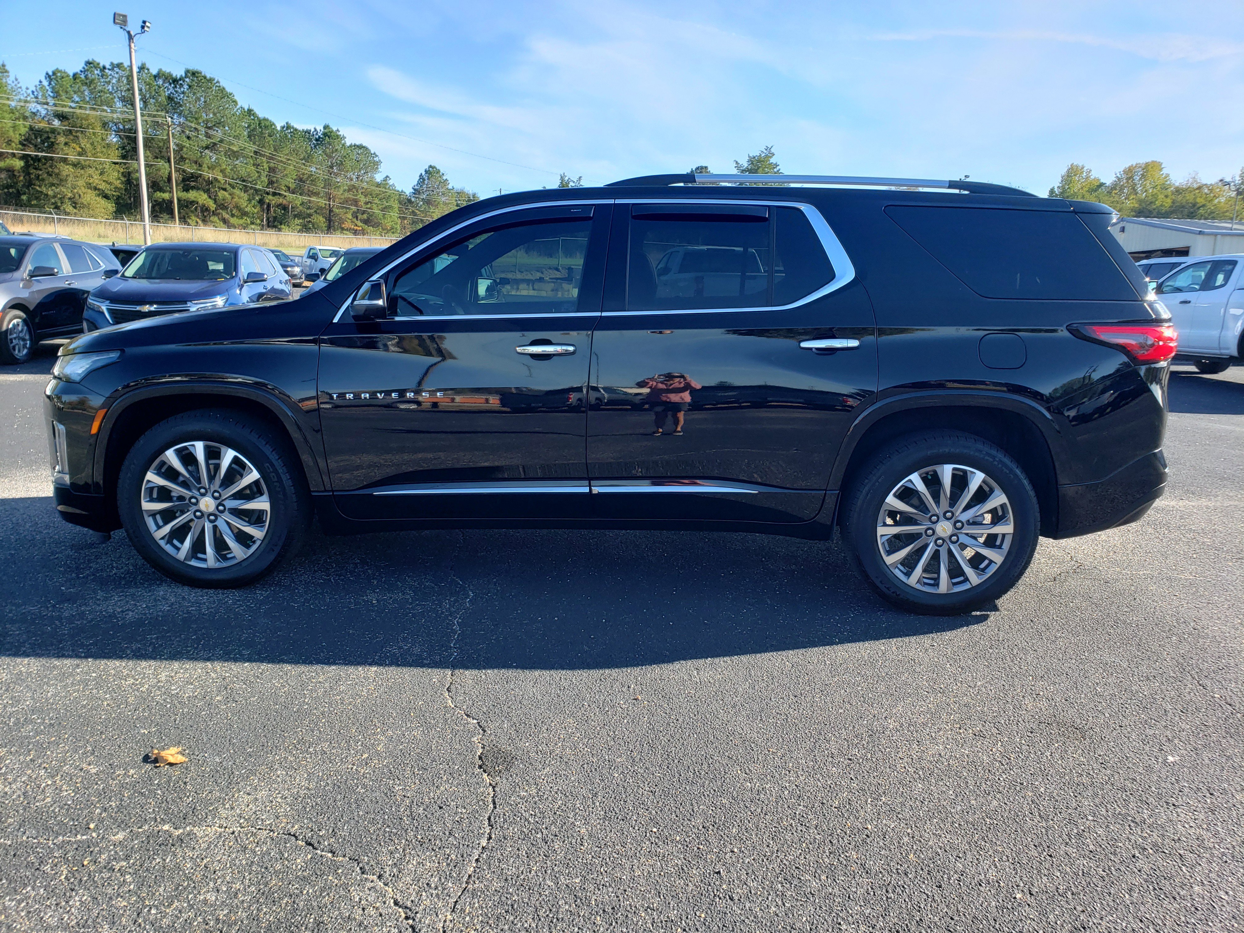 Used 2023 Chevrolet Traverse Premier image 6