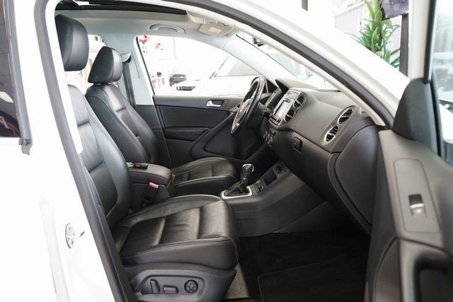 Used 2017 Volkswagen Tiguan Sport image 42