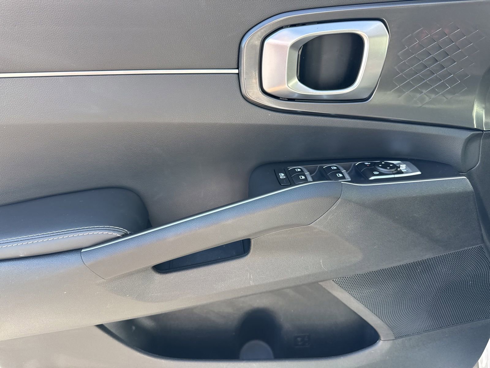 Used 2025 Kia Sorento S w/ Panoramic Sunroof Package FWD image 22