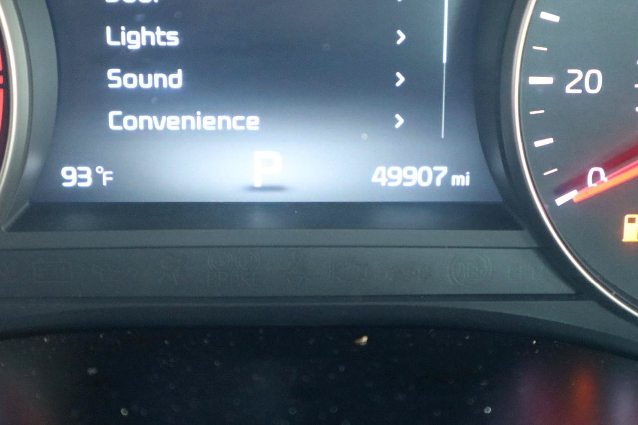 Used 2017 Kia Cadenza Technology FWD image 19