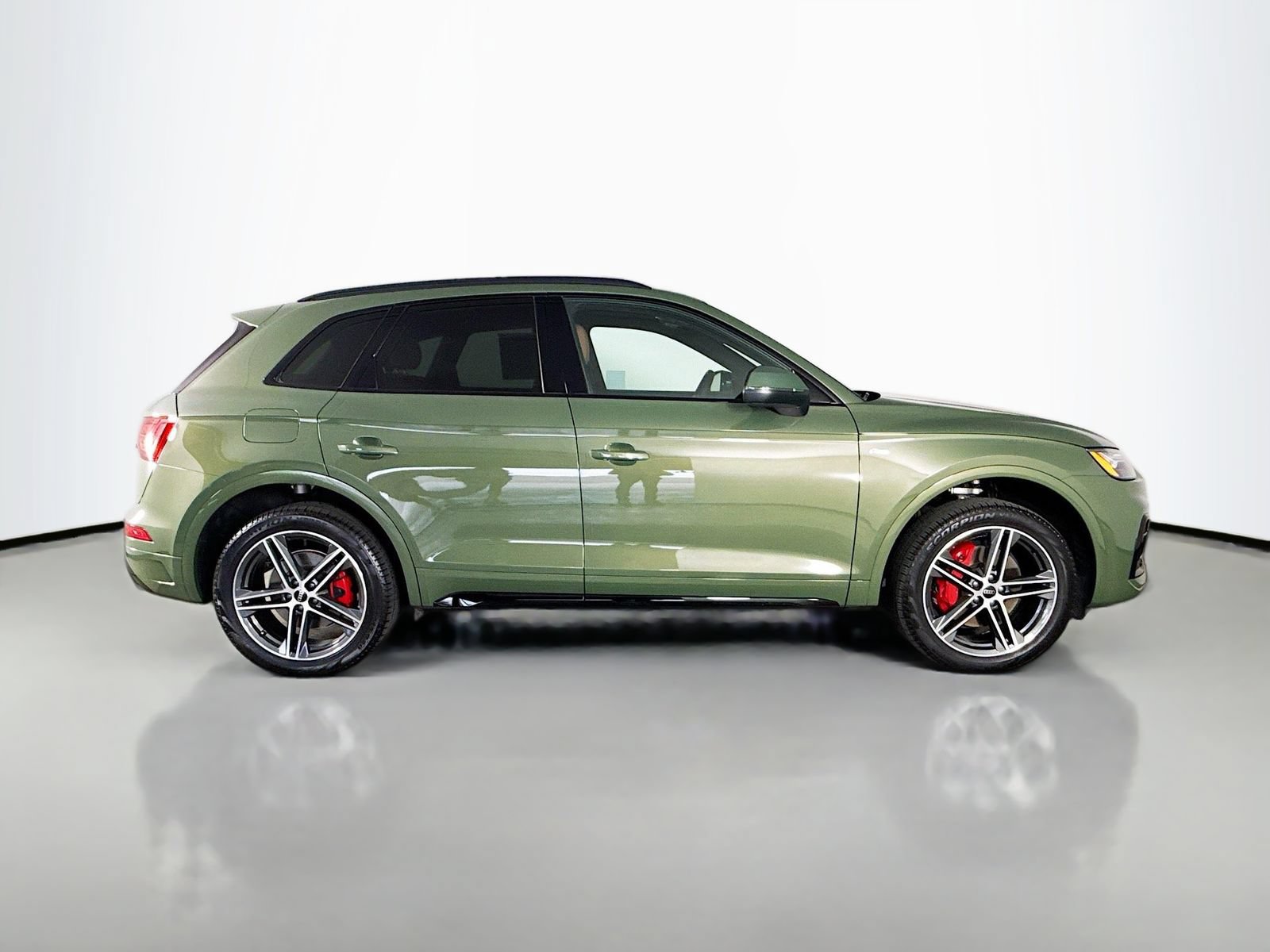 Certified 2024 Audi Q5 e Premium Plus w/ Premium Plus Package AWD/4WD image 8