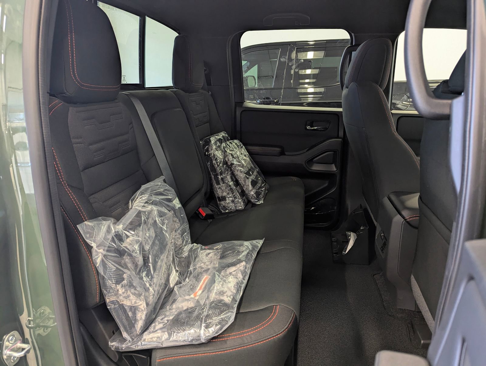 New 2025 Nissan Frontier PRO-4X w/ Pro Convenience Package image 13