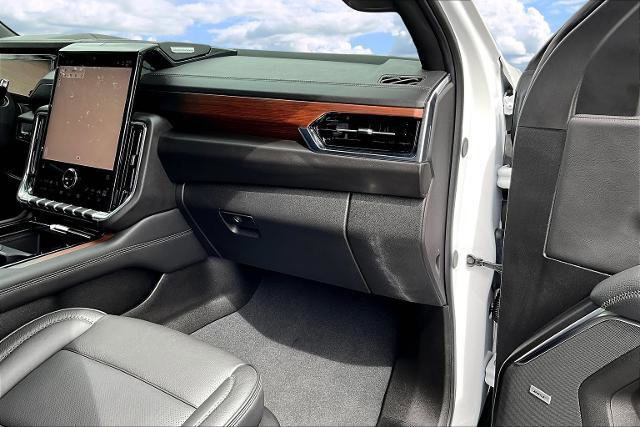 Used 2025 GMC Yukon XL Denali image 27