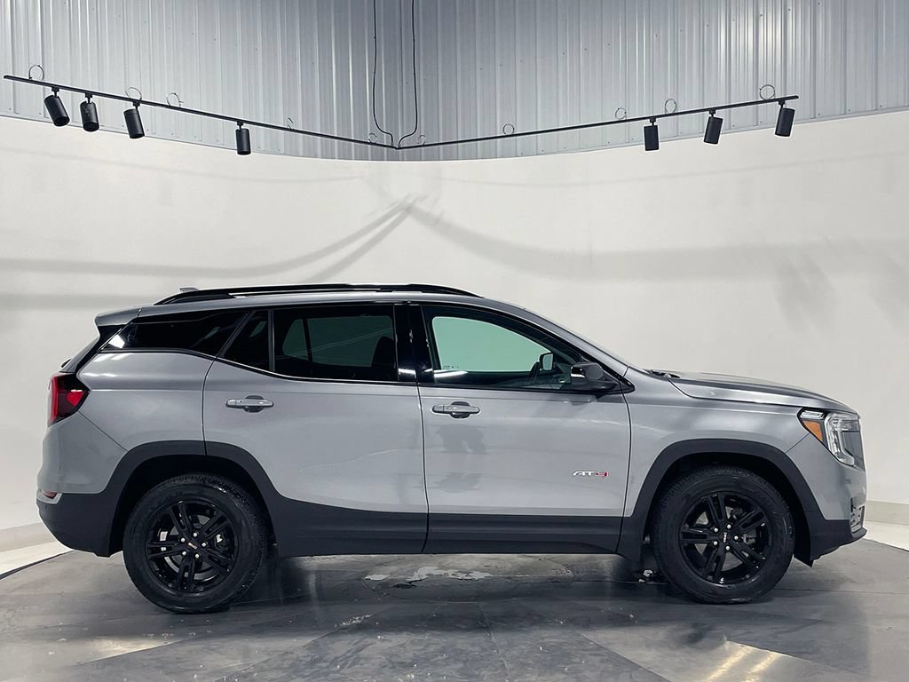 Used 2024 GMC Terrain AT4 AWD/4WD image 32