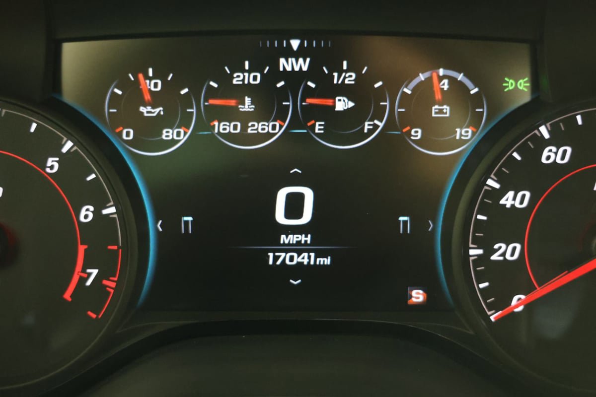 Used 2018 Chevrolet Camaro SS RWD image 12