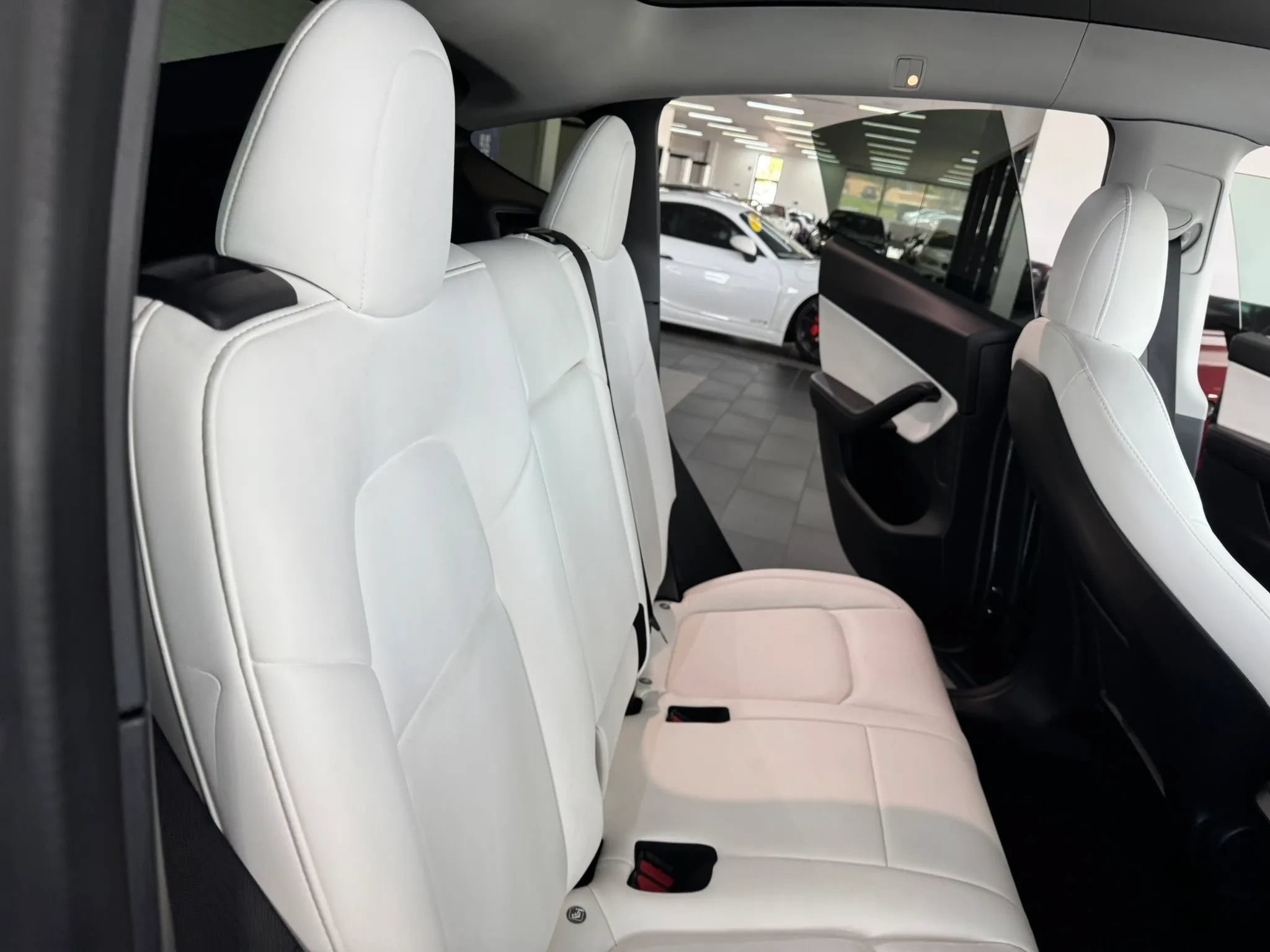 Used 2021 Tesla Model Y Long Range AWD/4WD image 16