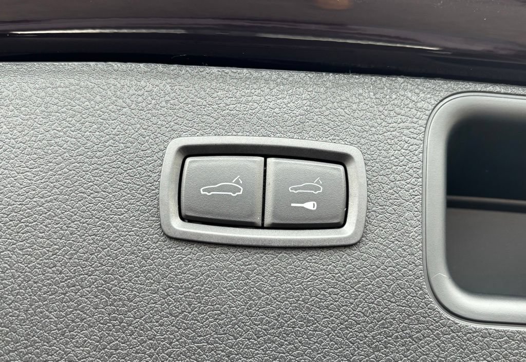 Certified 2026 Porsche Macan AWD/4WD image 28