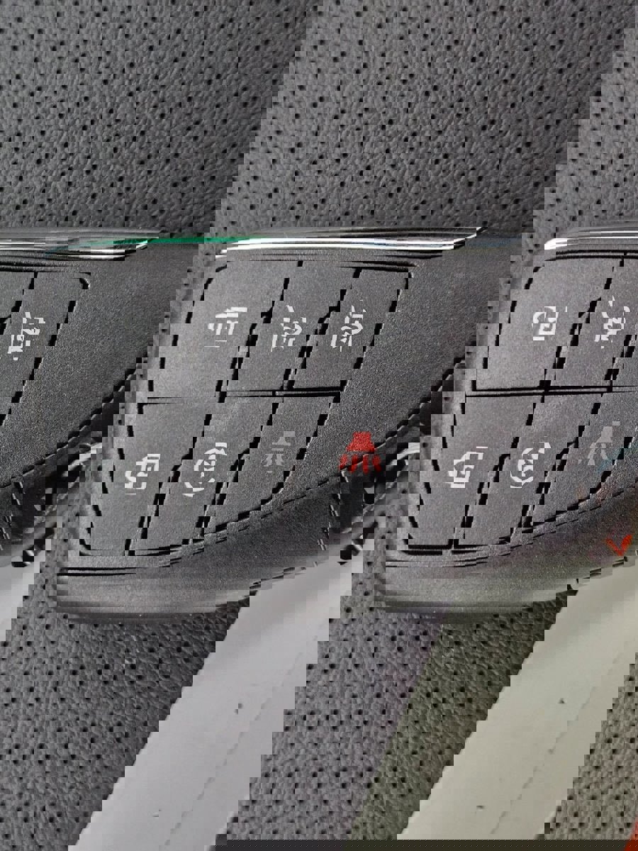 New 2026 GMC Yukon XL Elevation image 32