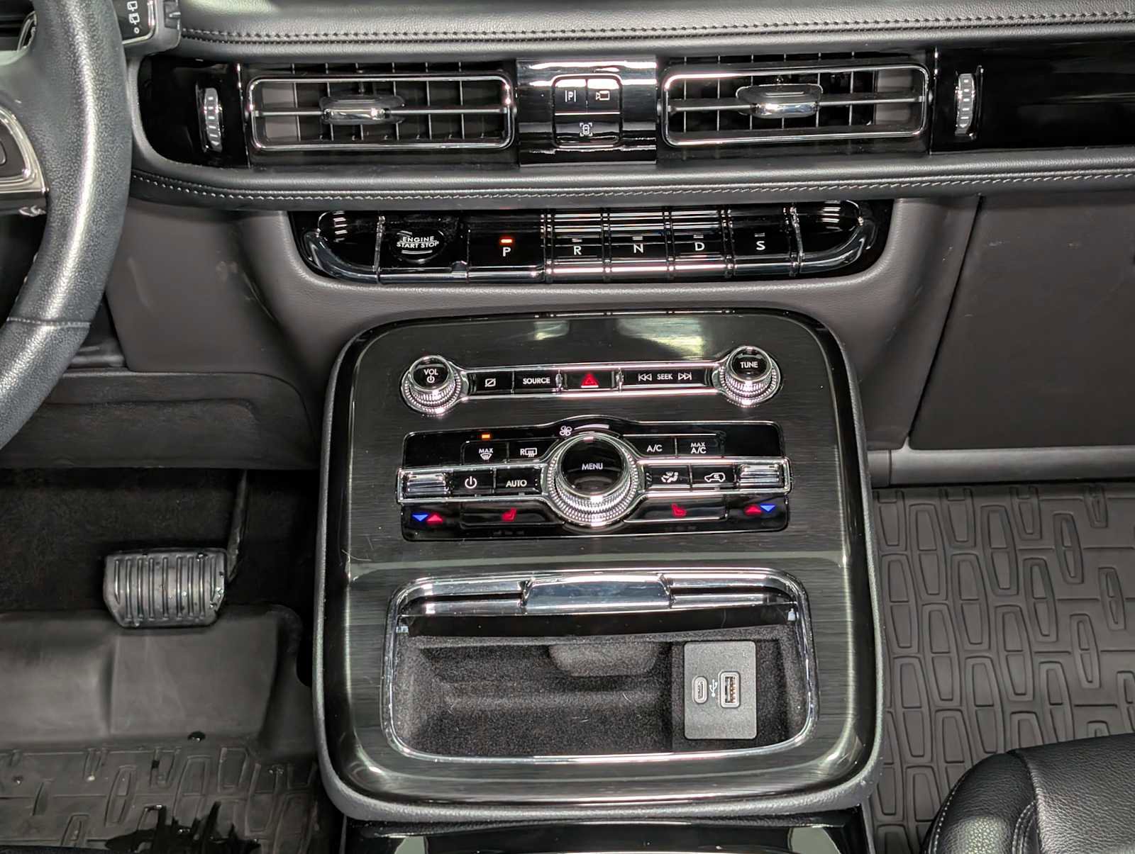 Certified 2023 Lincoln Nautilus AWD w/ Premium Package image 19