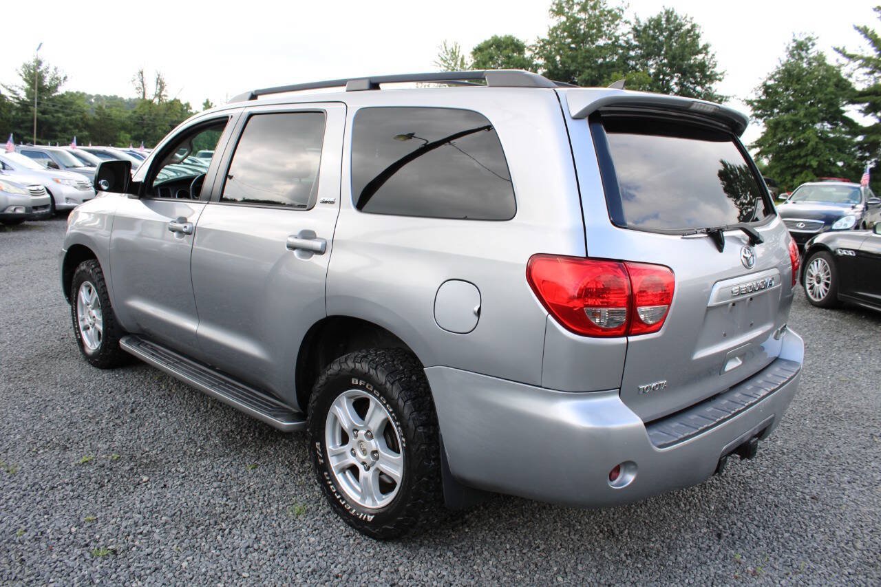 Used 2010 Toyota Sequoia SR5 AWD/4WD image 9
