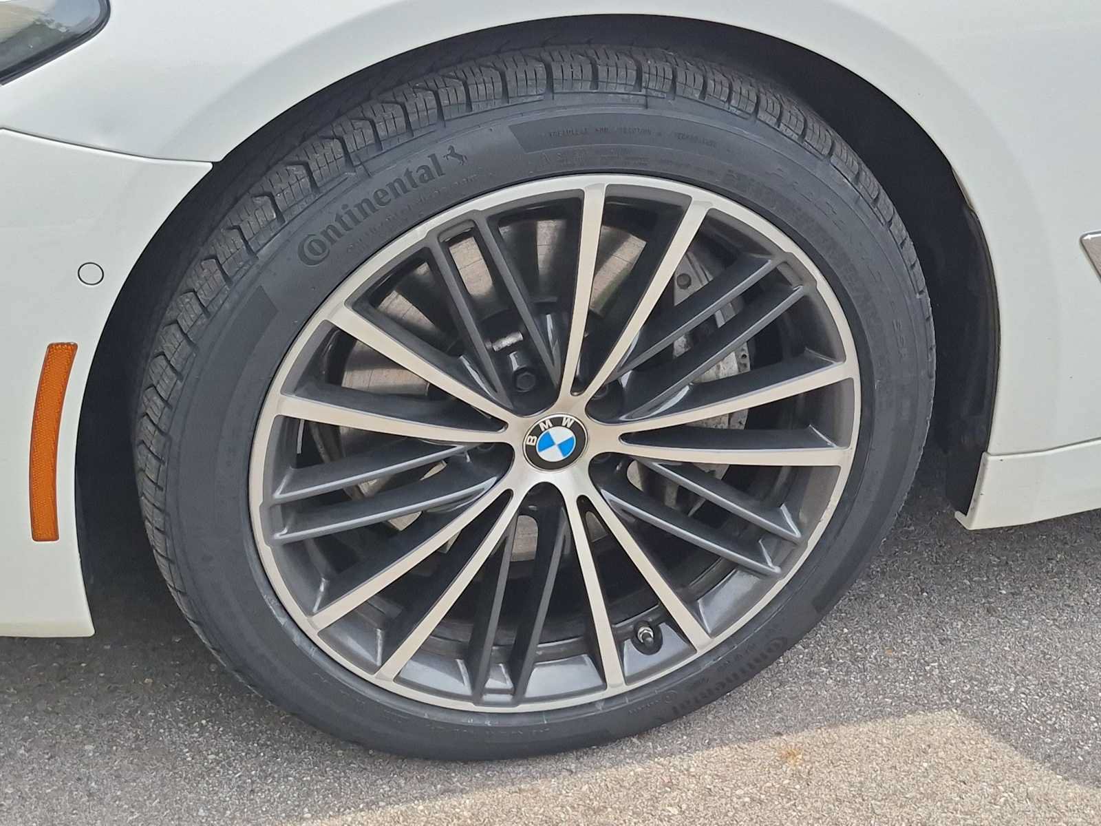 Used 2021 BMW 540i xDrive w/ Premium Package AWD/4WD image 13