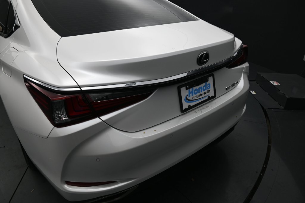 Used 2025 Lexus ES 350 w/ Premium Package FWD image 13