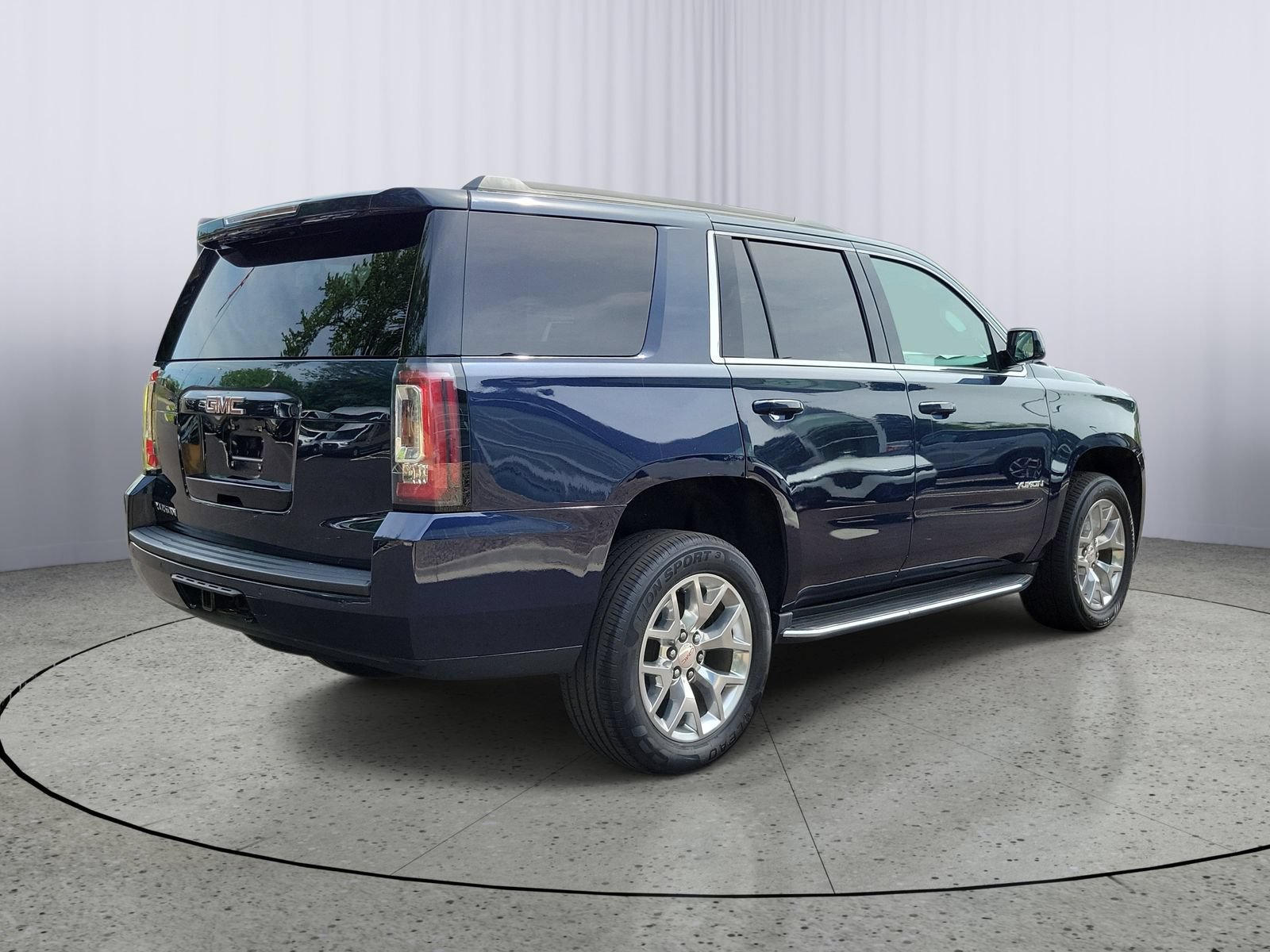 Used 2018 GMC Yukon SLT AWD/4WD image 3