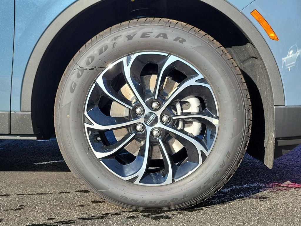 New 2026 Lincoln Nautilus Premier w/ Equipment Group 102A AWD/4WD image 9