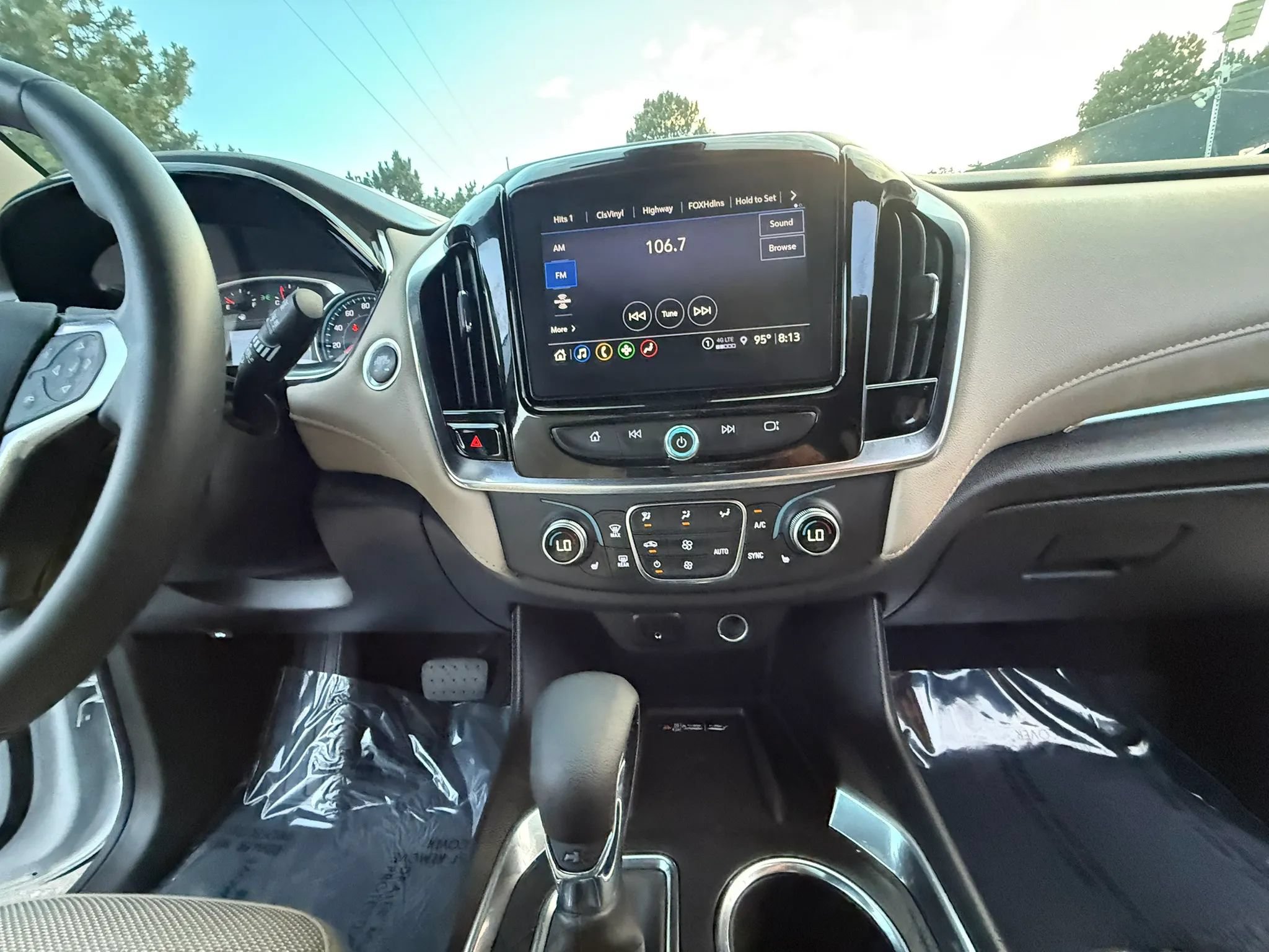 Used 2023 Chevrolet Traverse LT w/ LPO, Cargo Package AWD/4WD image 26